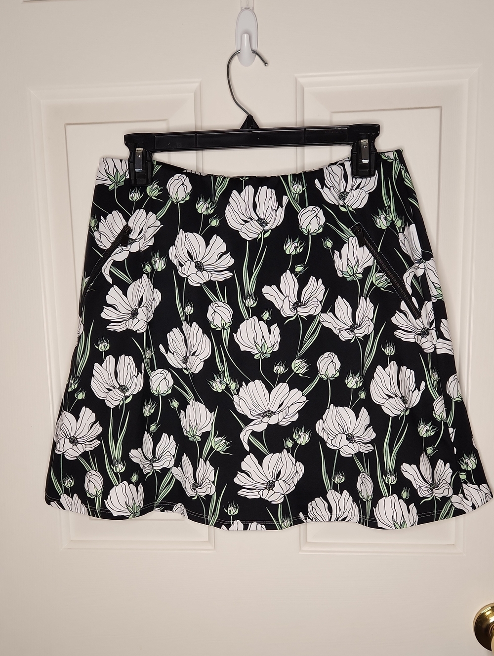 Tail 18" Isma Skort - Daisy Dew Size M